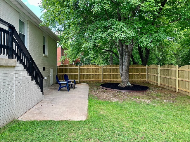 Building Photo - Summit Property