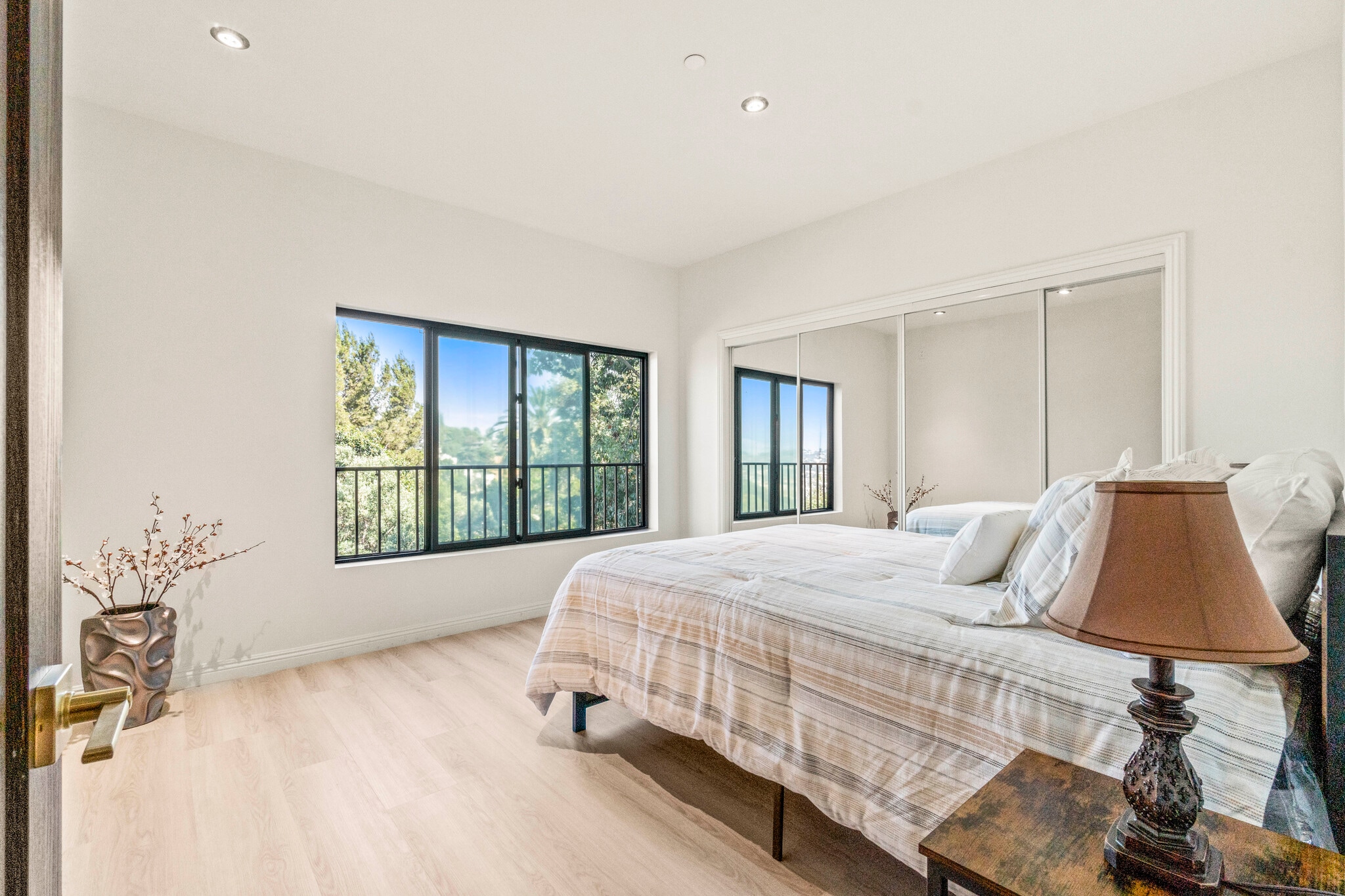 Building Photo - 2315 Loma Vista Pl