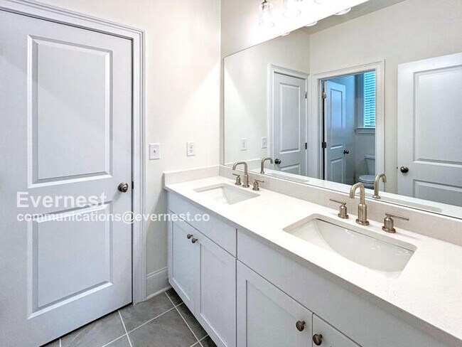 Building Photo - 2517 Canopy Ct