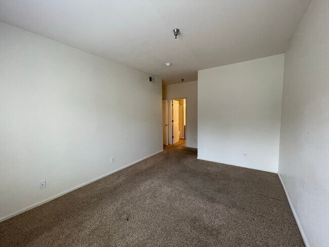 Building Photo - 2575 S Syracuse Way
