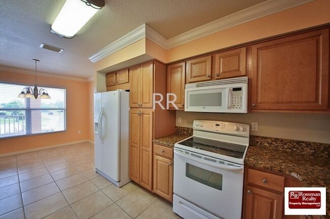 Building Photo - Santa Barbara Villas