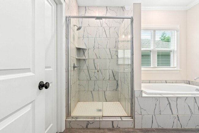 Building Photo - 826 Clear Spring Dr