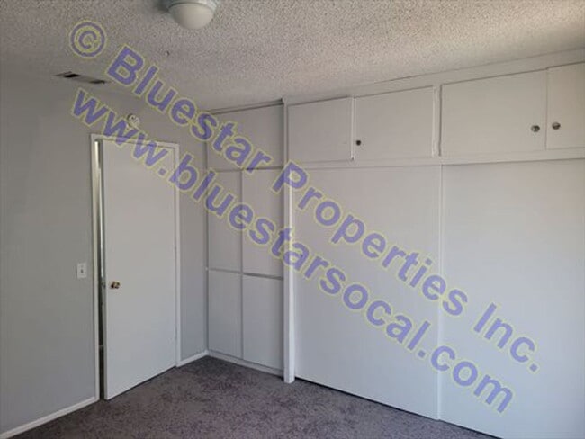 Building Photo - 15469 Hesperia Rd