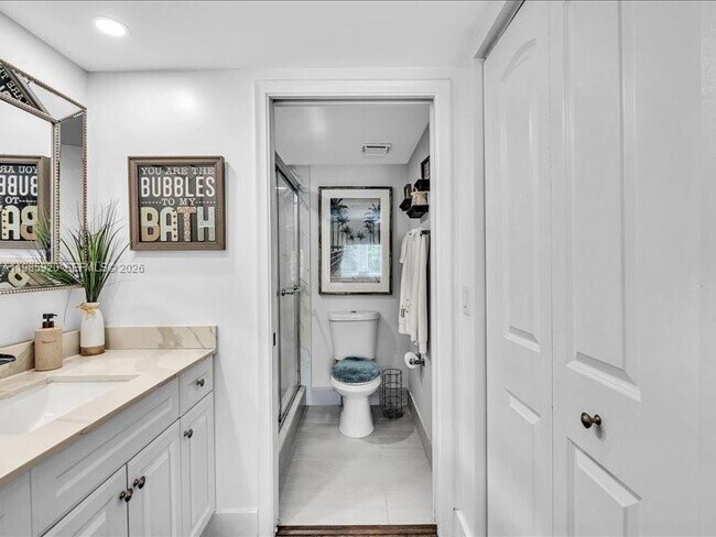 Building Photo - 12500 SW 5th Ct