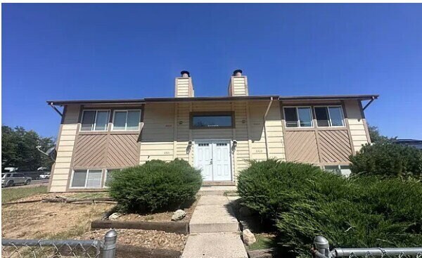 Building Photo - 2Bed / 1 Bath Upper unit w/Fireplace + W/D, water & trash included