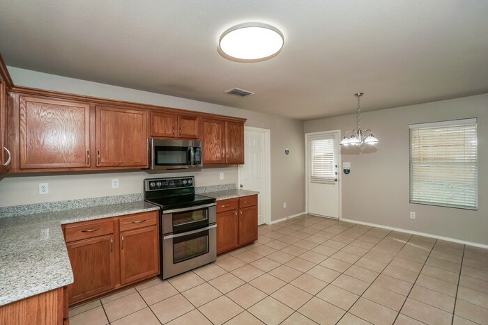 Building Photo - 349 Willow View