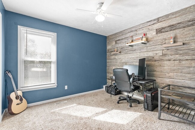Building Photo - Move-In Ready - Pet Friendly!