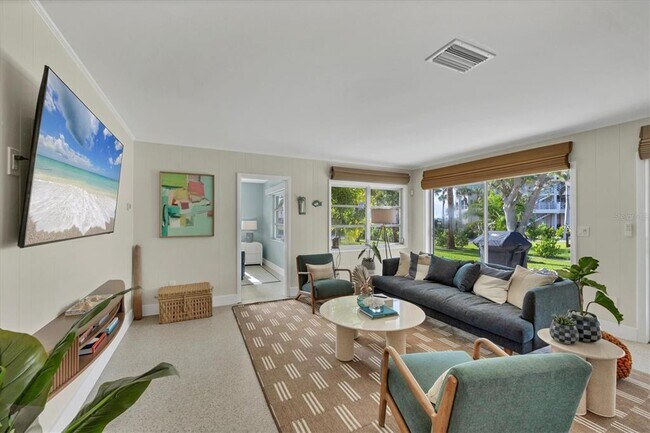 Building Photo - 550 Gaspar Dr