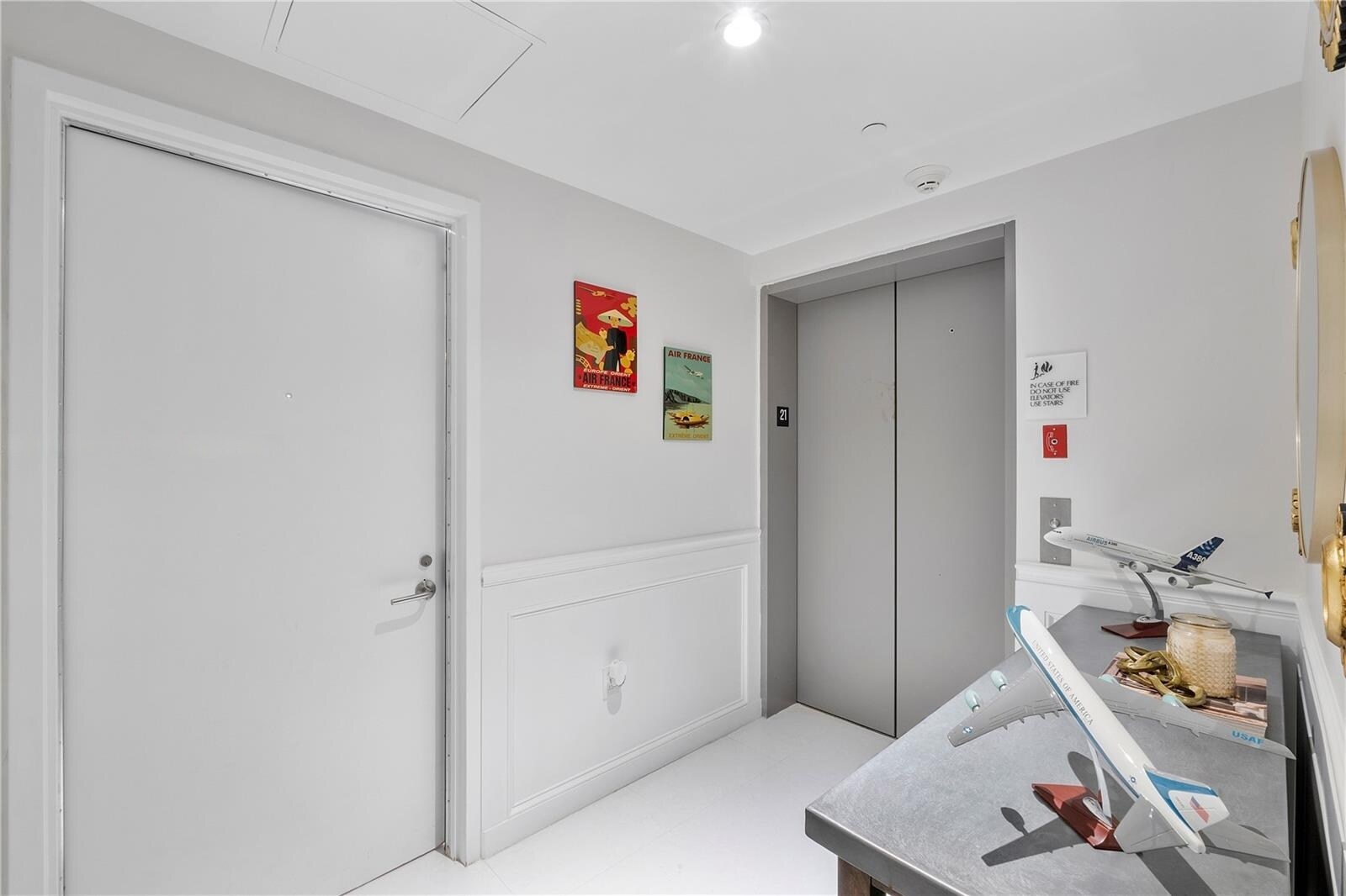 Building Photo - 460 NE 28th St