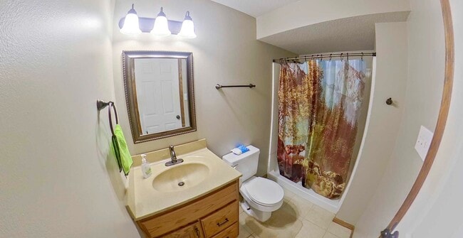 Building Photo - Fenced In Yard + Patio + Pet Friendly + St...