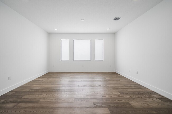 Building Photo - 8561 Crystal Downs Ave