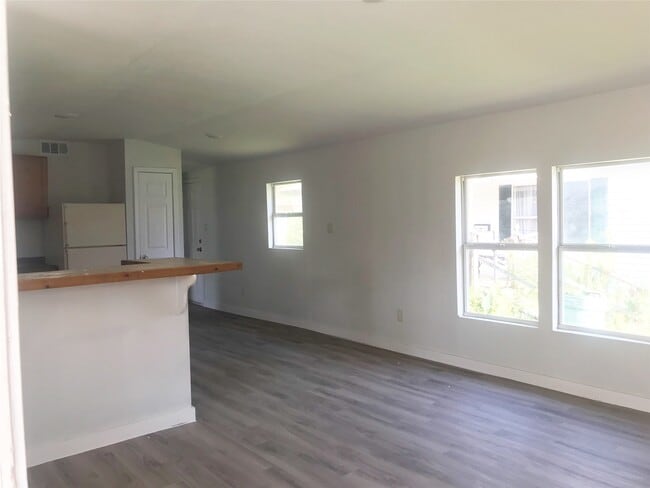 Building Photo - 3510 Fox Dr