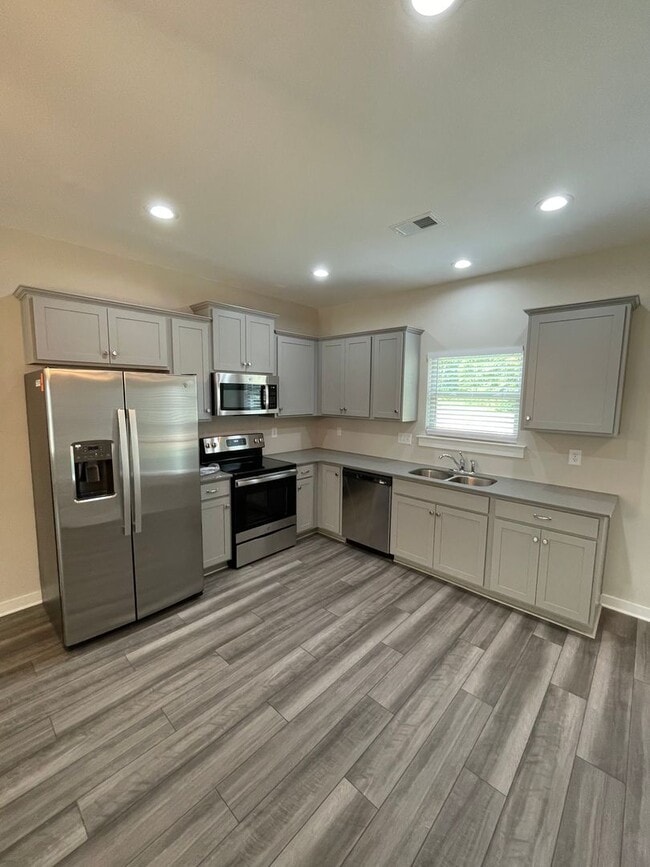 Building Photo - New Construction Home for Rent in Weaver, ...