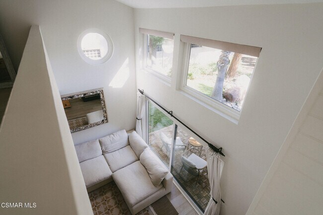 Building Photo - 5716 Skyview Way