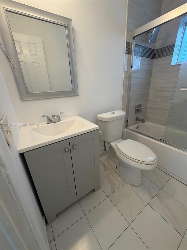 Building Photo - 608 NW 3rd Ave