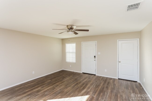 Building Photo - 5355 Curwood Dr