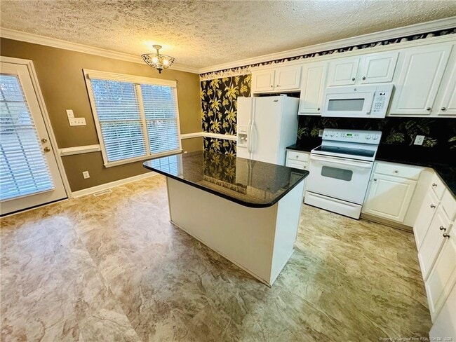 Building Photo - 616 Amberdale W Cir