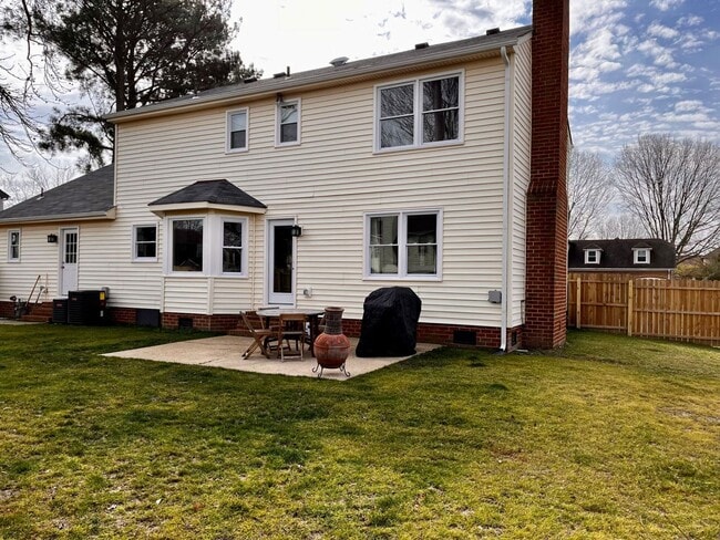 Building Photo - Beautifully 4-Bedroom Home in Desirable Vi...