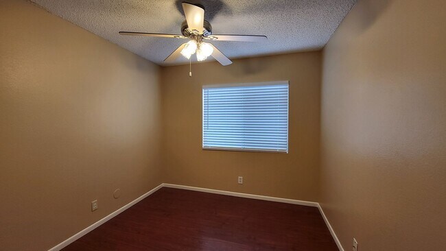 Building Photo - Charming one-story house