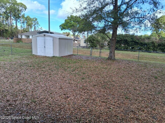 Building Photo - 1351 Danbury St SW