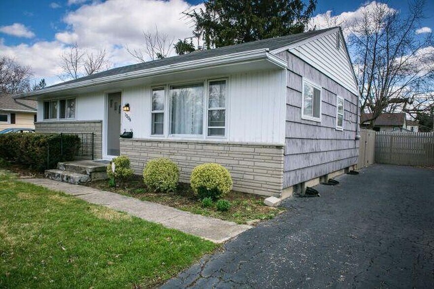 Building Photo - 1306 Zettler Rd