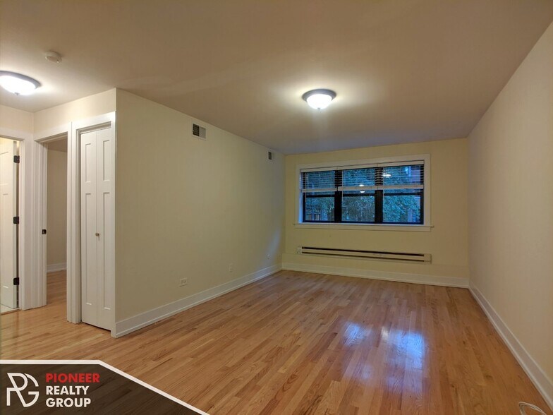 Building Photo - 557 W Arlington Pl
