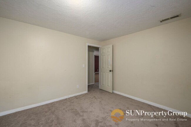 Building Photo - 1316 Kodiak Way