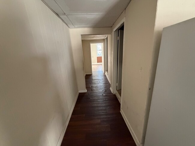 Building Photo - 215 Adams St