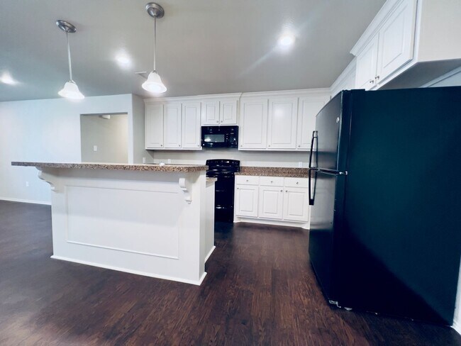 Building Photo - 3/2/2 Located in Lubbock-Cooper ISD