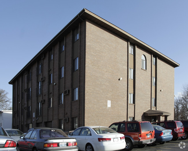 Building Photo - Campus Square