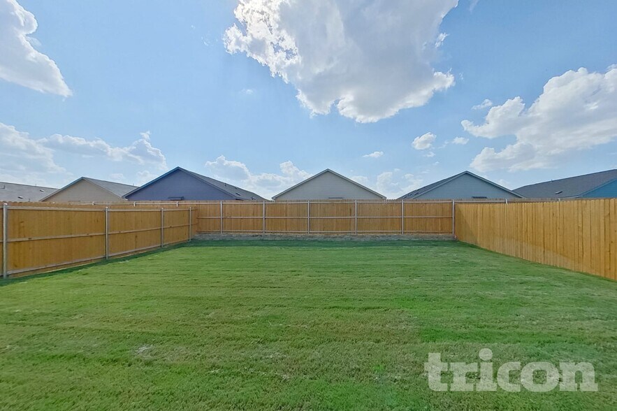 Building Photo - 814 Ginkgo Wy