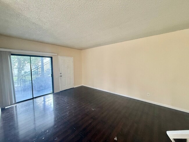 Building Photo - SOUTH SAN JOSE - Warm and Inviting condo in desirable neighborhood