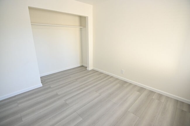 Building Photo - Beautiful 4-Bedroom, 2-bath, fully remodeled home in a prime location. Won’t Last Long!