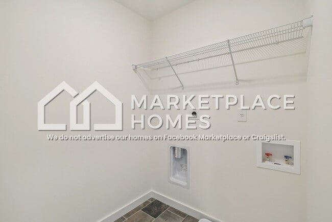 Building Photo - 7646 Belhaven Ln