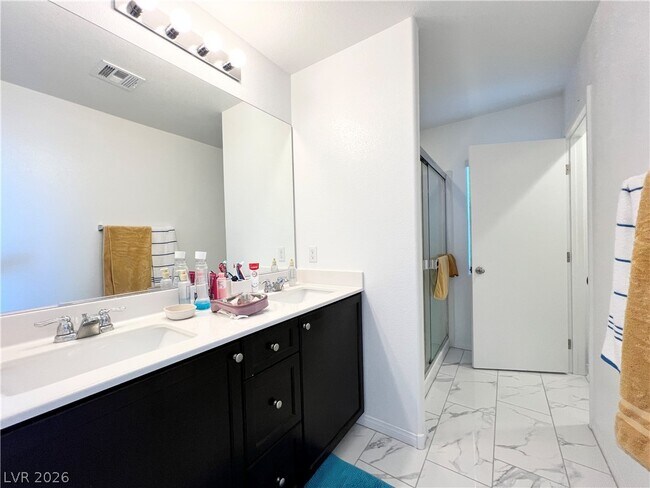 Building Photo - 5276 Sherwood Frst Ln