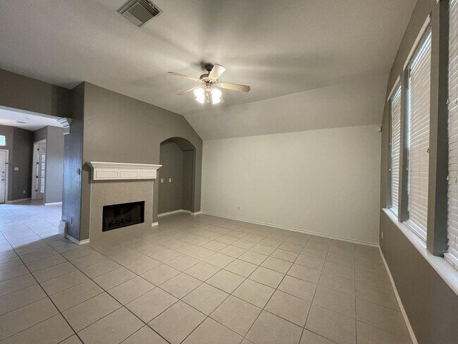 Building Photo - 6721 Dungeoness Dr
