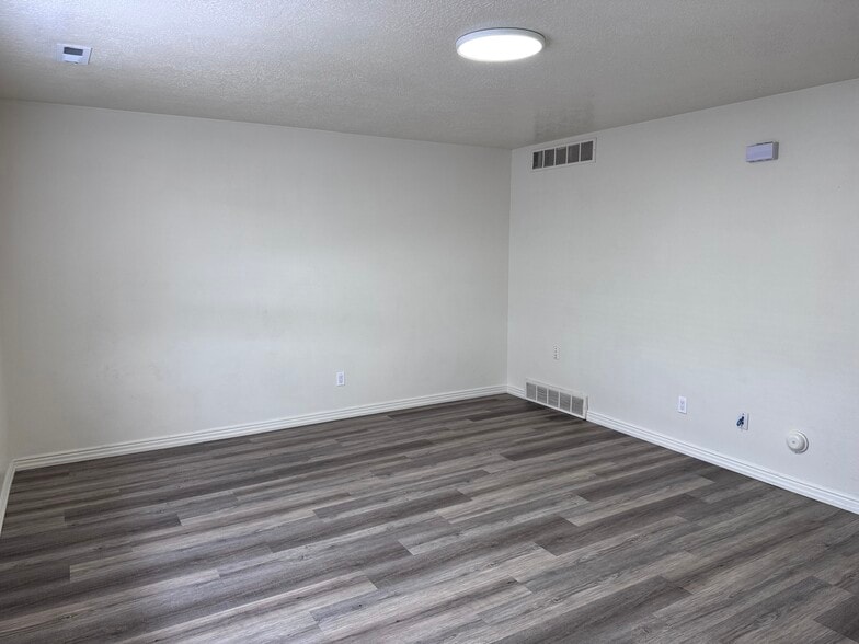 Building Photo - 2505 W 450 N