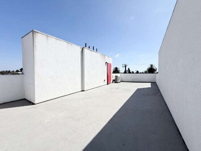 Building Photo - 1258 Leighton Ave