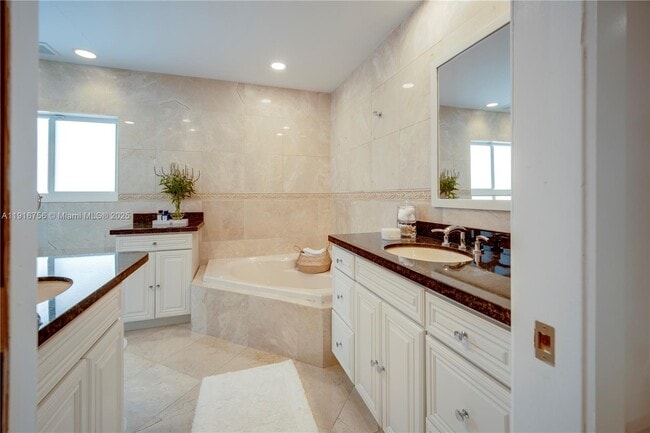 Building Photo - 11905 SW 67th Ave