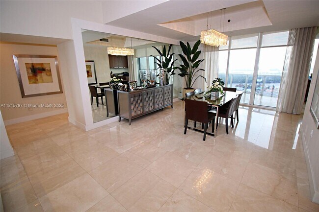 Building Photo - 15901 Collins Ave