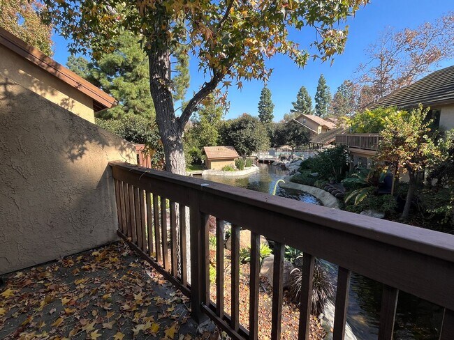 Building Photo - 2 bedroom, 1.5 bath townhouse in the heart of Irvine!
