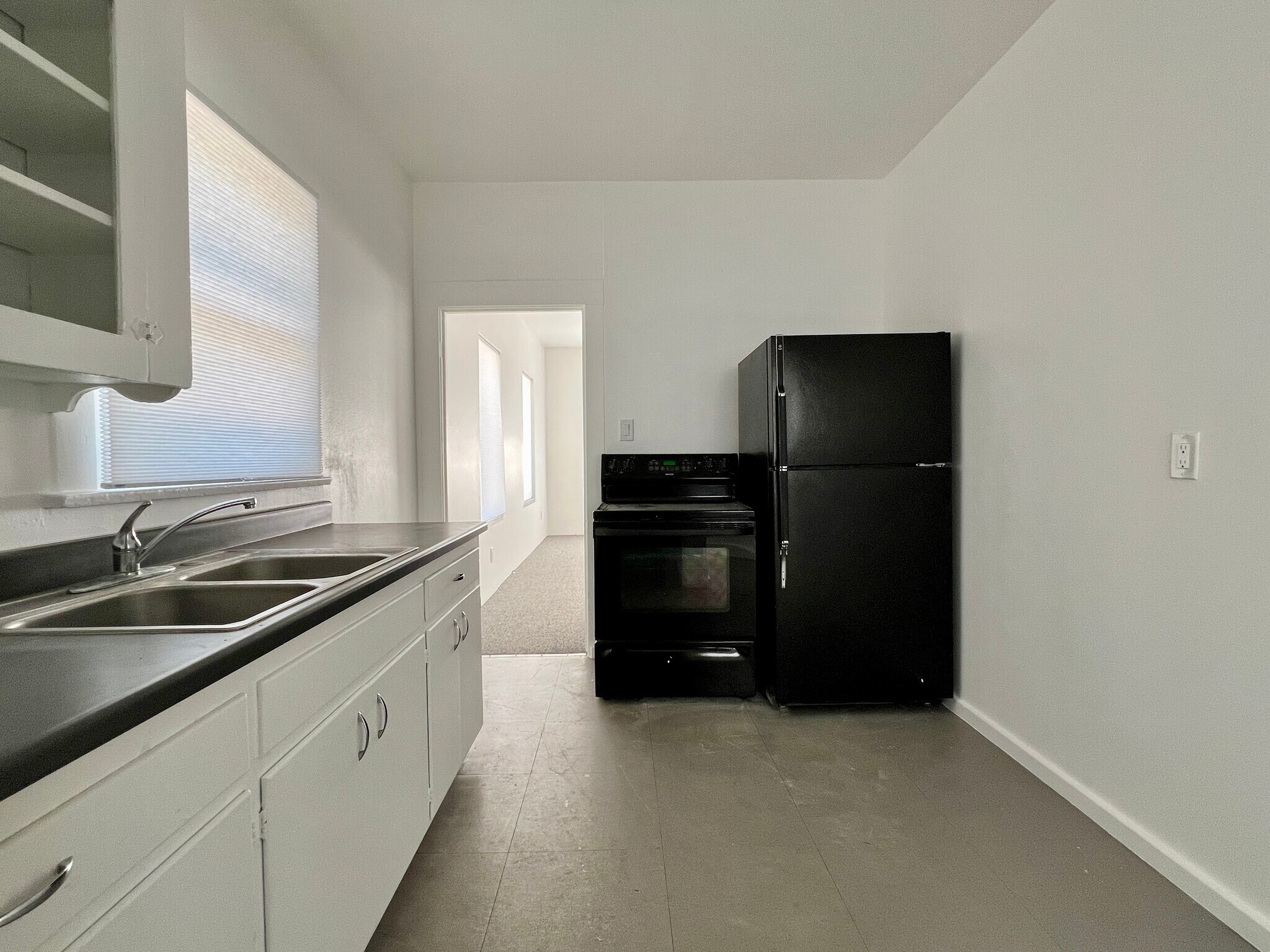 Kitchen - 1121 N 1st Ave