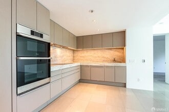 Building Photo - 1388 Gough St