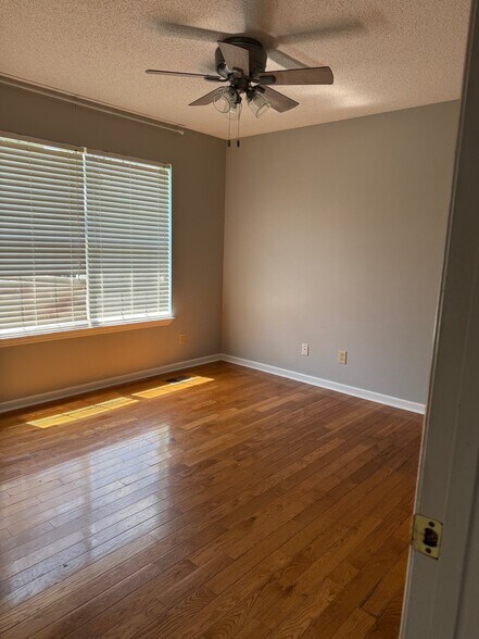 Building Photo - 53 Spring Wind Cir