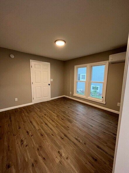 Master Bedroom - 166 18th St