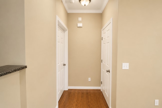 Building Photo - 899 Magnolia Ct