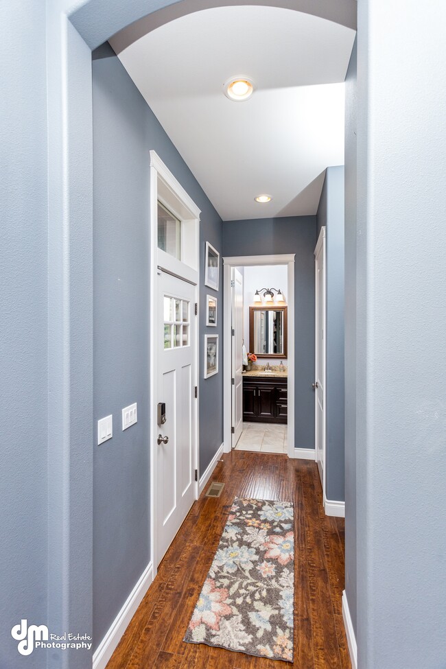 Building Photo - 5044 E Loft Cir