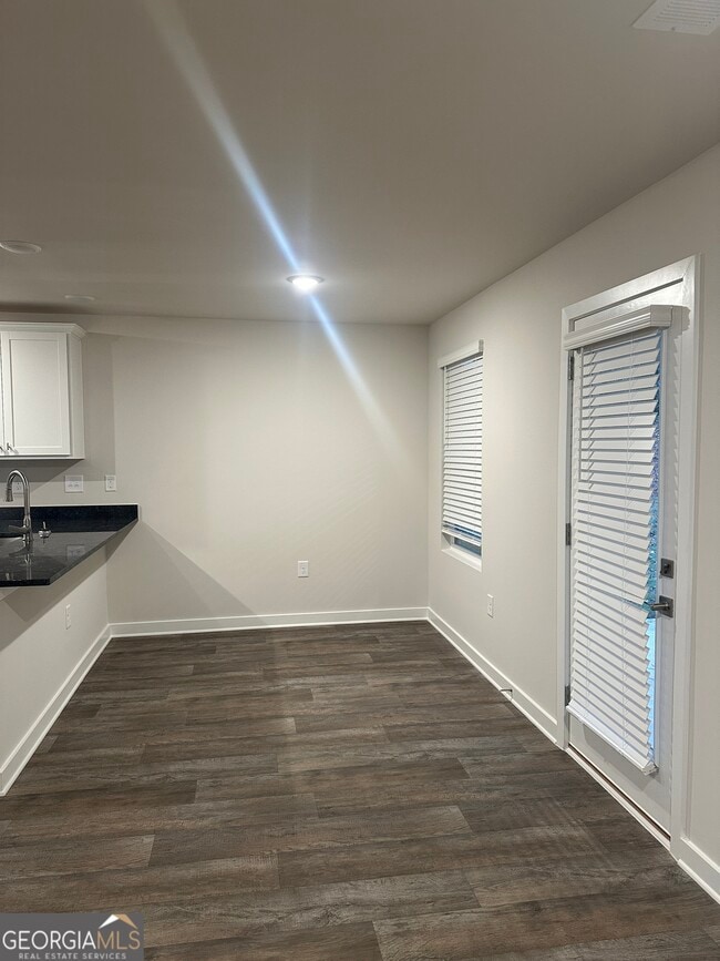 Building Photo - 4818 Station Ln