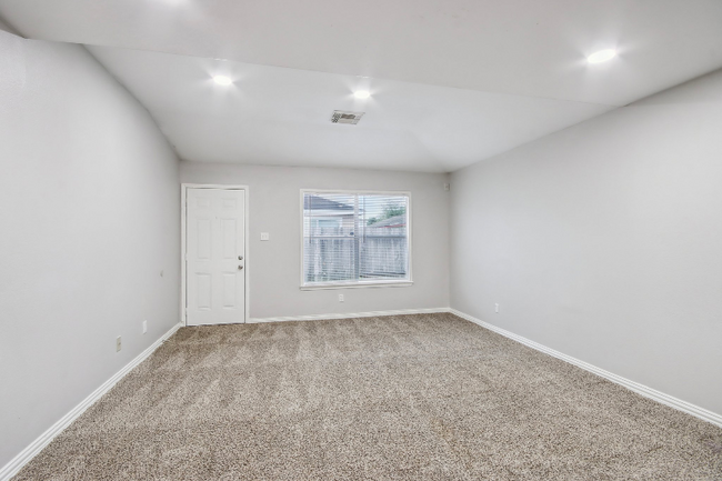Building Photo - 8210 Radial Ct