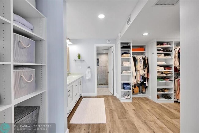 Building Photo - 5000 N Ocean Blvd